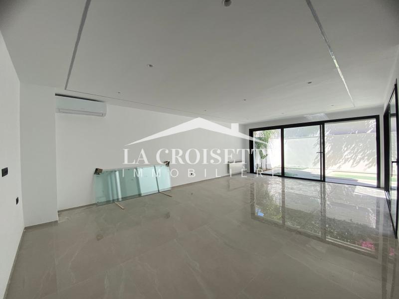 Duplex S+3 avec jardin et piscine à Gammarth